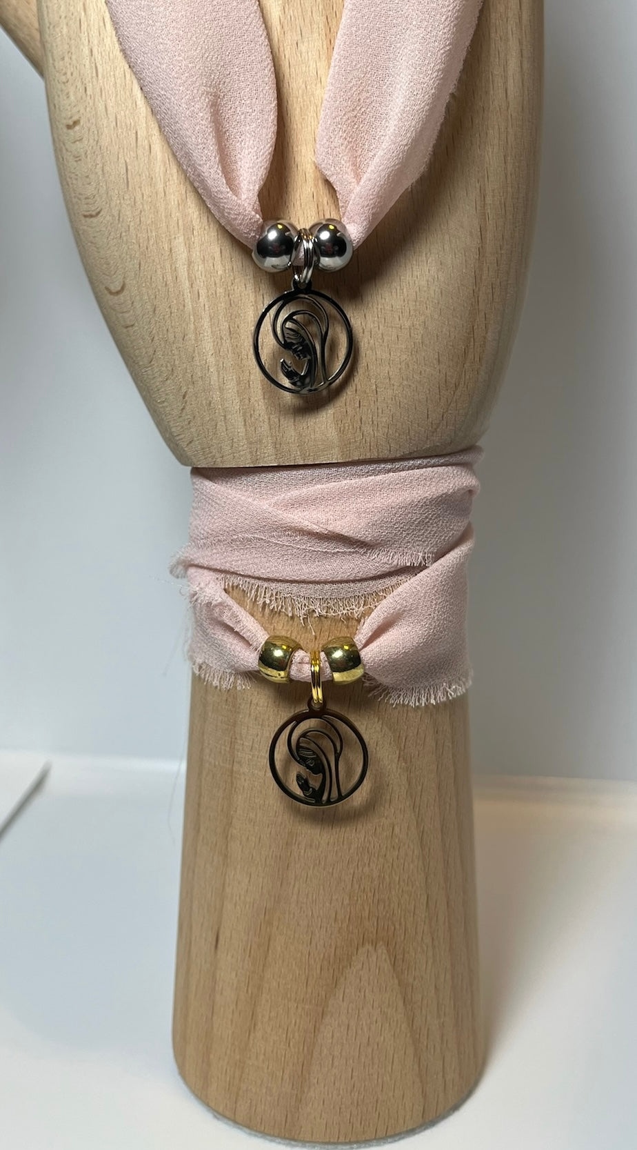 Pulsera/Choker rosa bebé