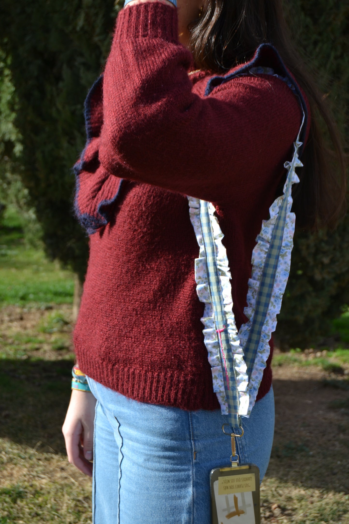 Cuelga móvil volantes azul