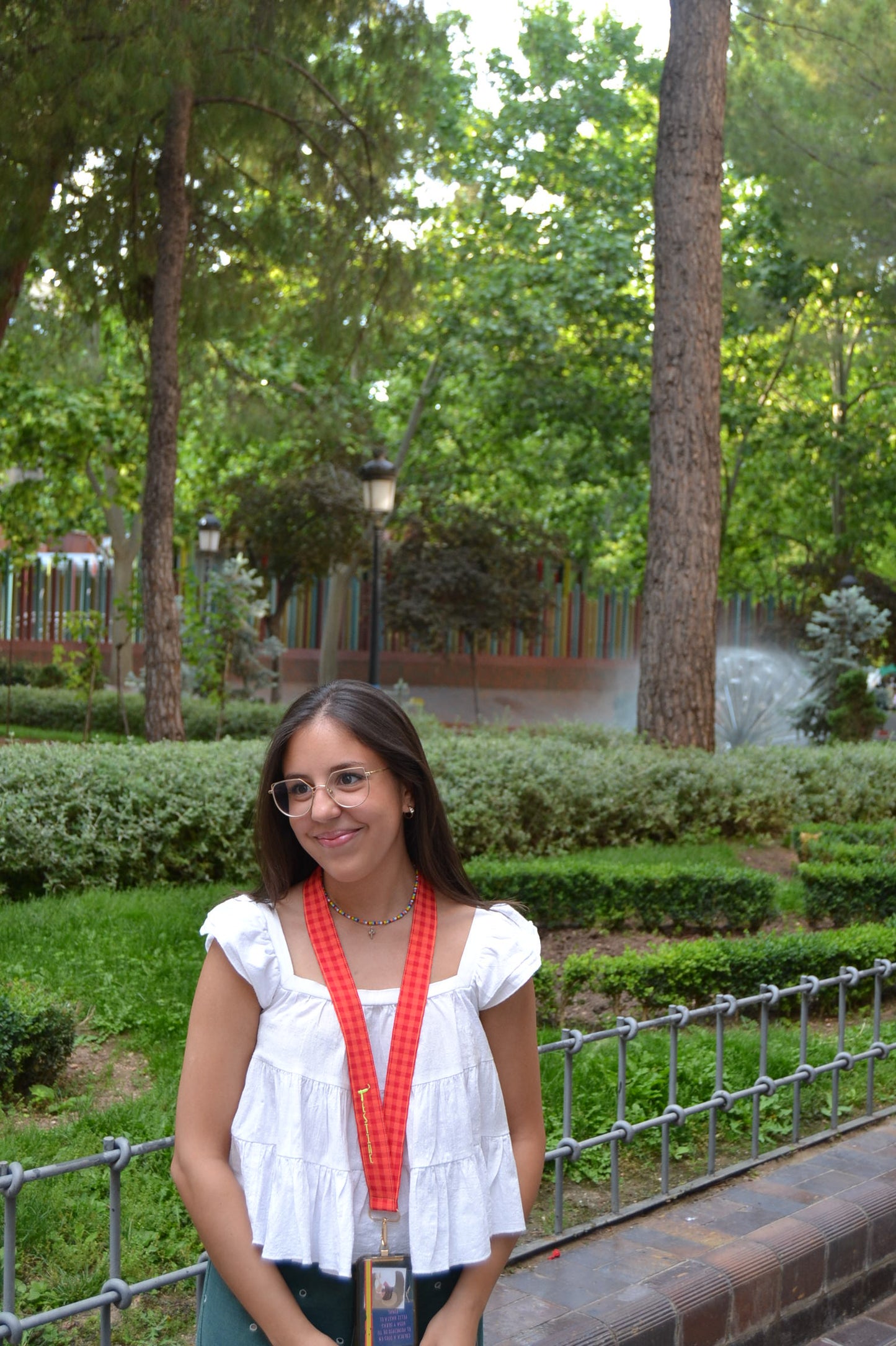 Cuelga móvil rojo