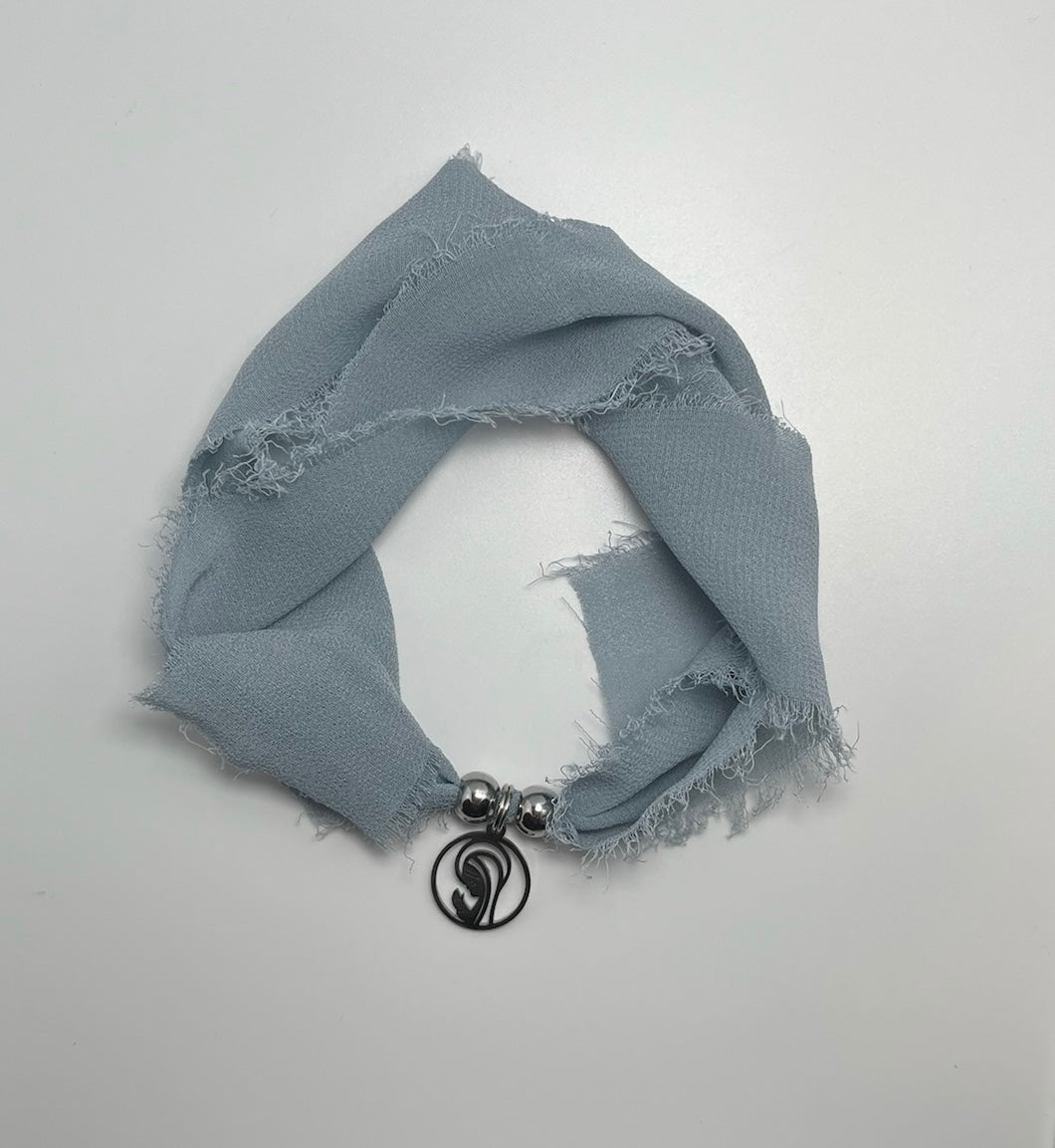 Pulsera/Choker azul grisáceo