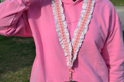 Cuelga móvil volantes anaranjado