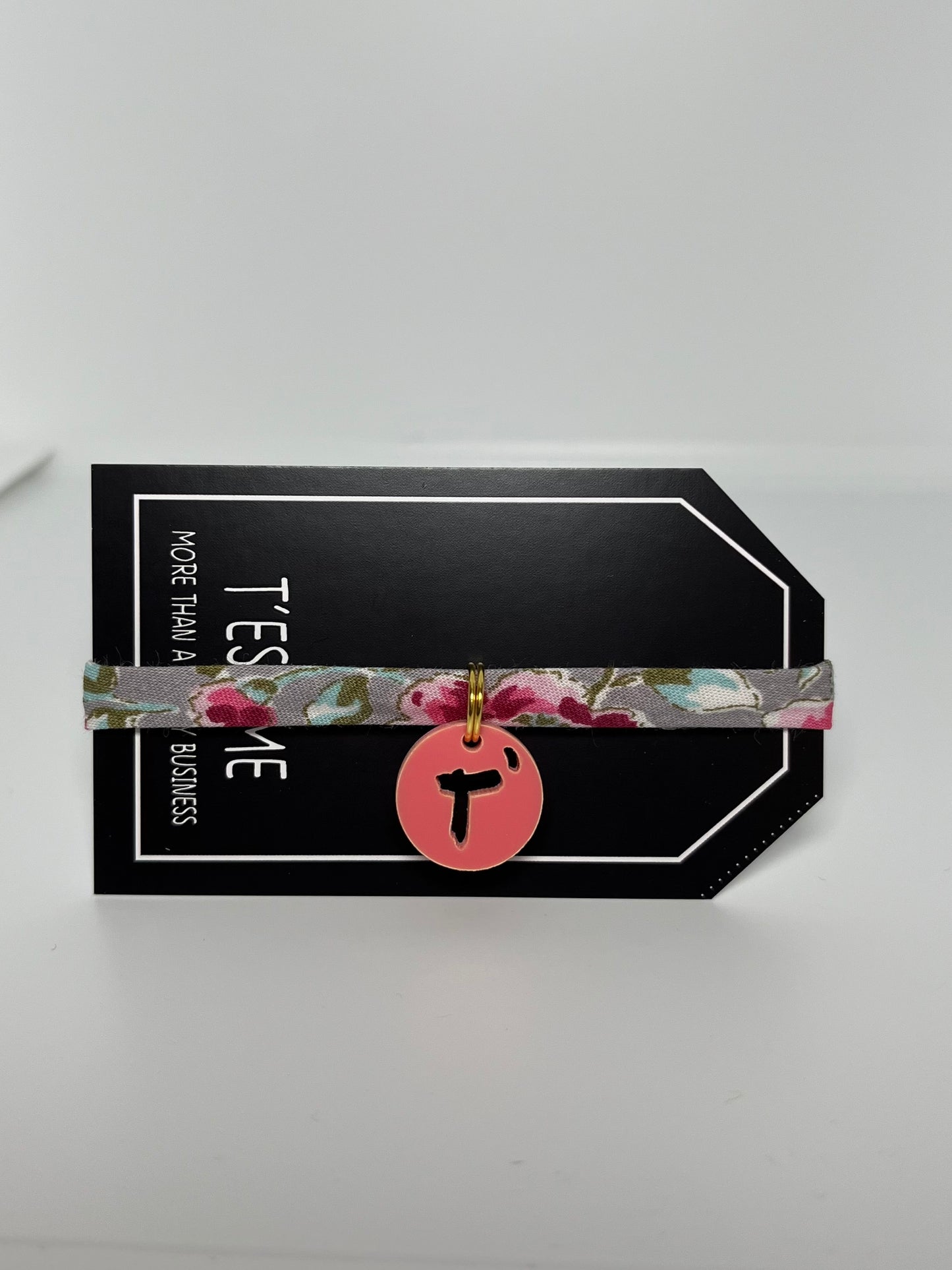 Pulsera cinta gris flores